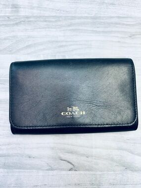 Coach Vintage FOLDOVER Black Leather Clutch Wallet with Gold Logo